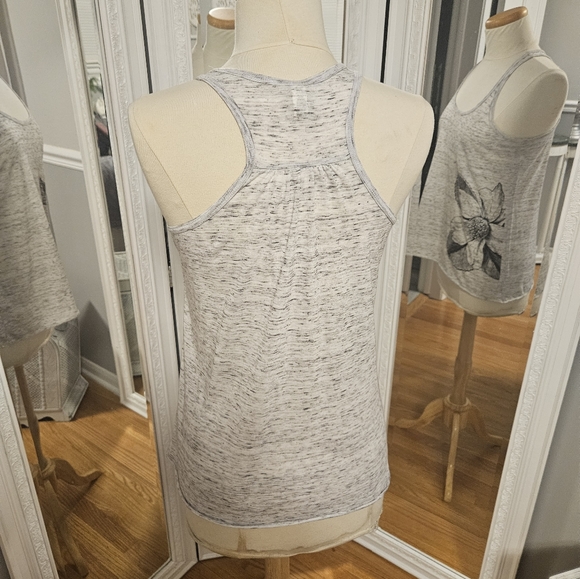 Flower Print Gray Racerback Tank Top Size M - Picture 2 of 4